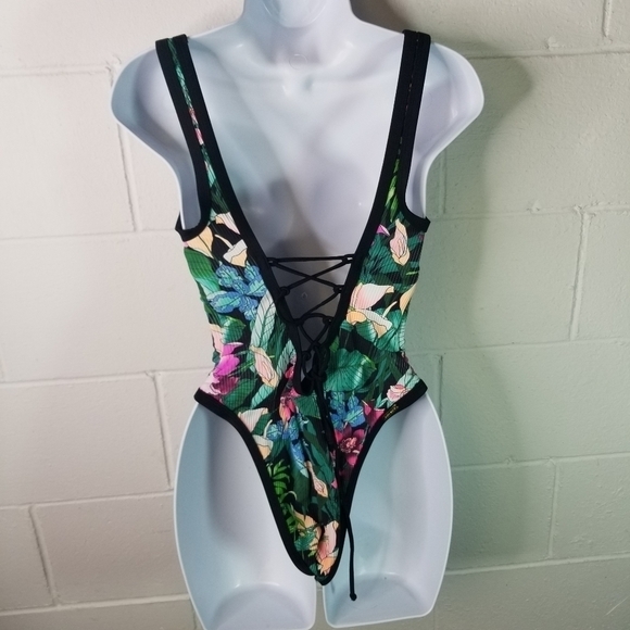 Body Glove sleva rocky tropical ribbed one piece swimsuit - Picture 7 of 10